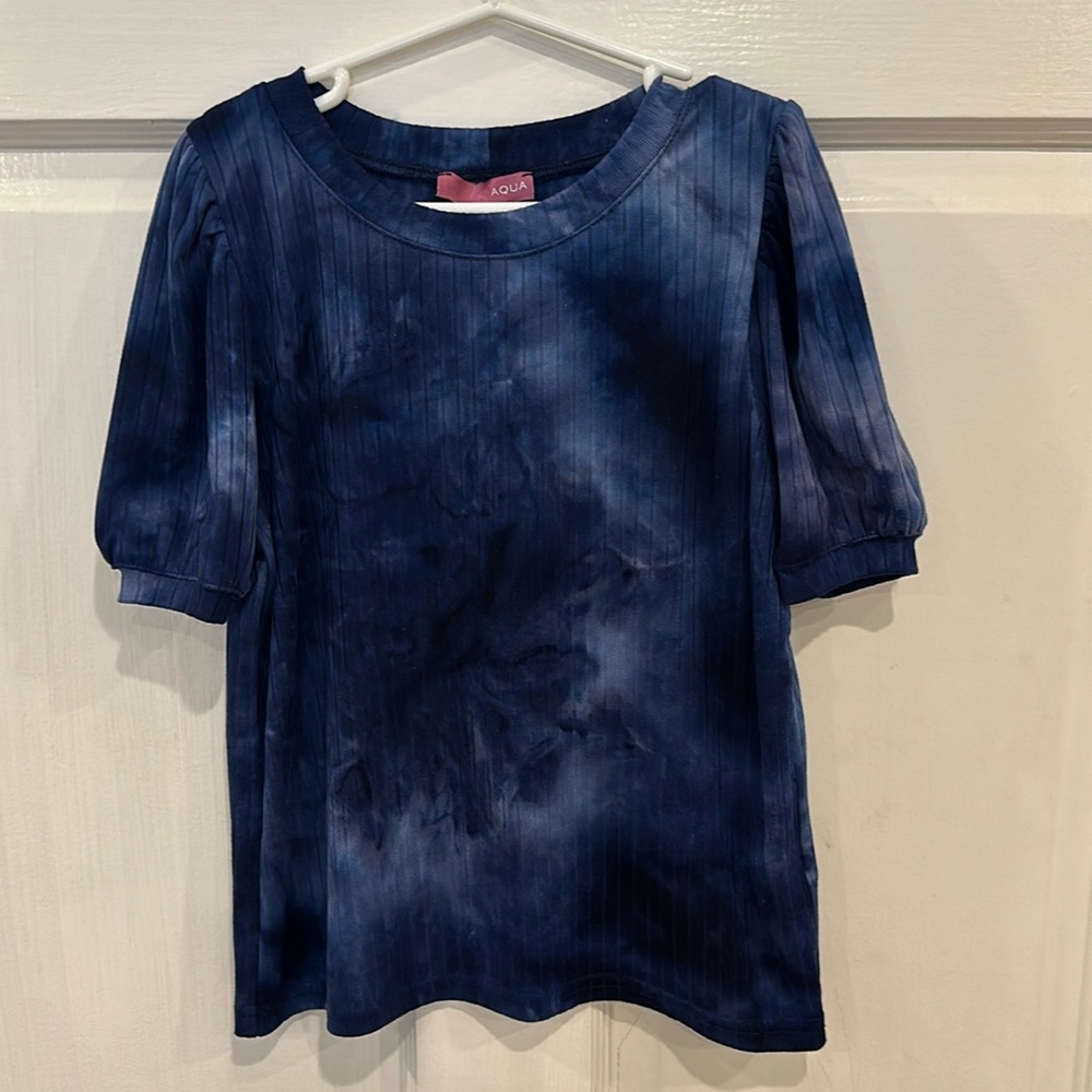 Aqua Girls Shirt Size Medium